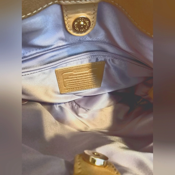 Coach Camel Hobo bag and matching wallet - Picture 13 of 14